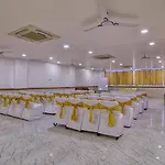 Fabhotel Ten Eleven Grand