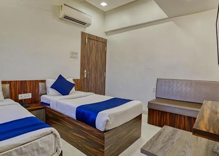 Fabhotel Ten Eleven Grand