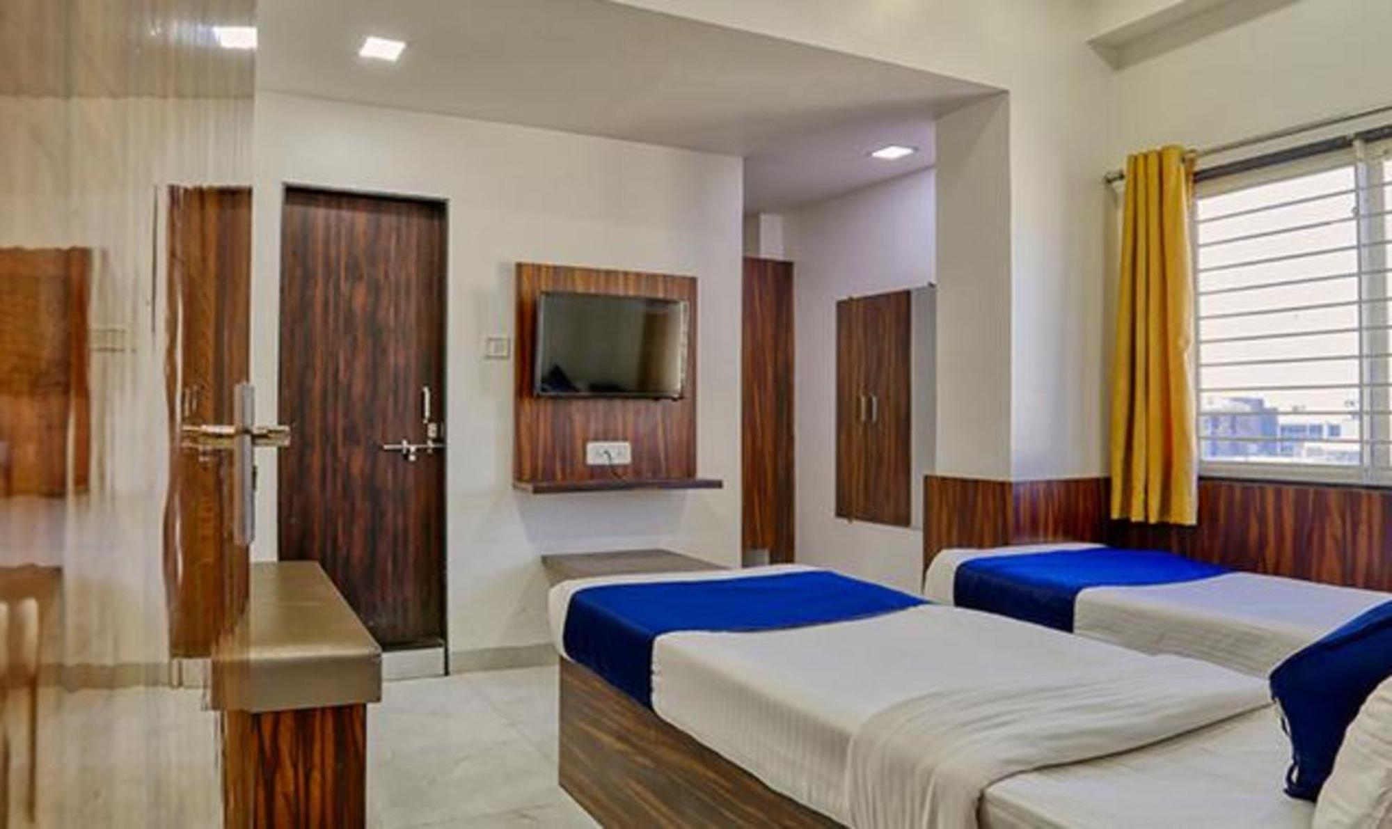 Fabhotel Eleven Grand 3*