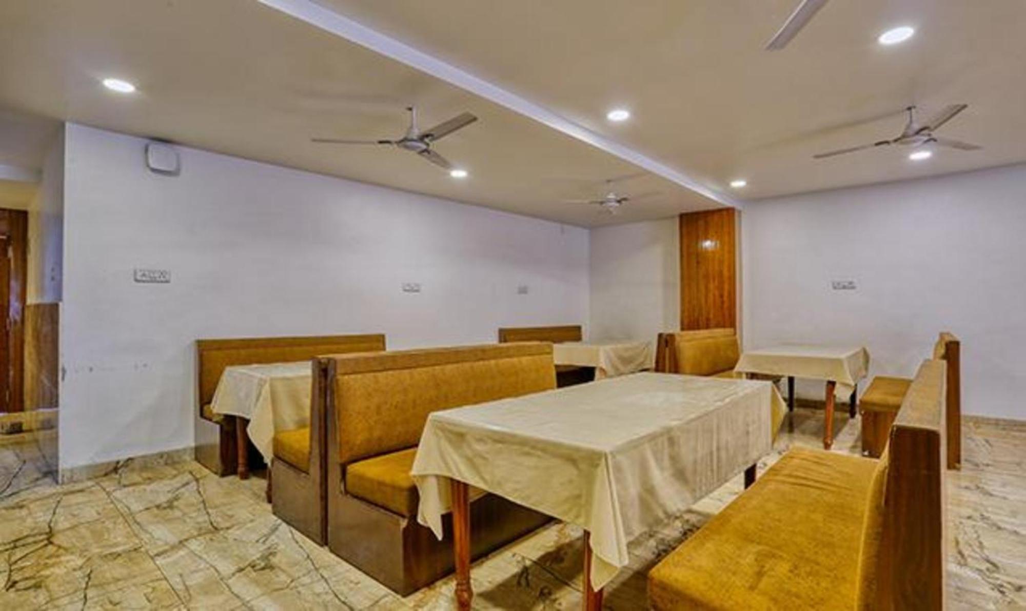 Fabhotel Eleven Grand Hotel 3*